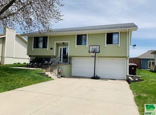 3636 Oak St, South Sioux City, NE 68776