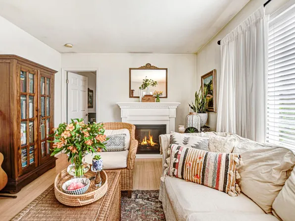 1574 Yardley Street, Santa Rosa, CA 95403