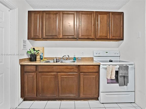5th image of 850 E Commercial Blvd #1-217