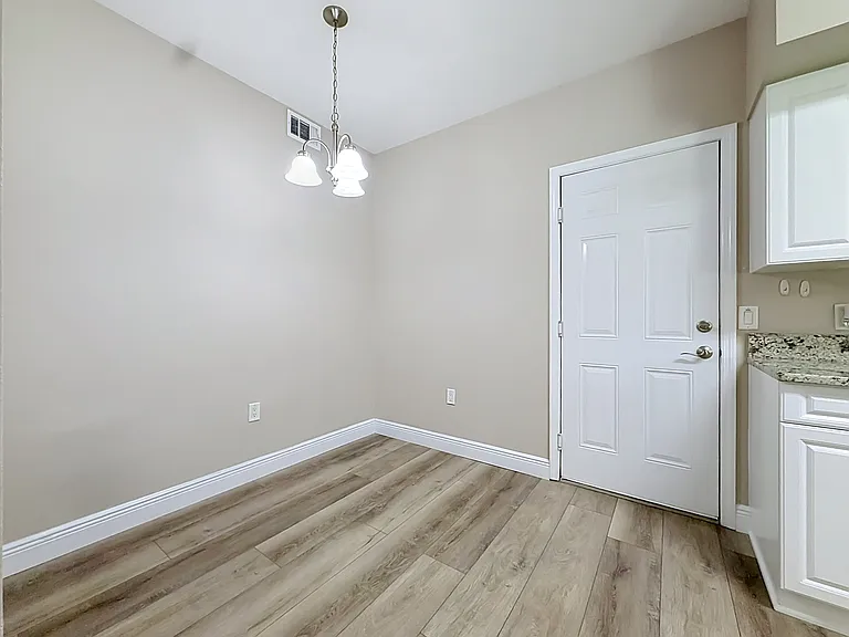 5281 Bowline Ct — Photo 11