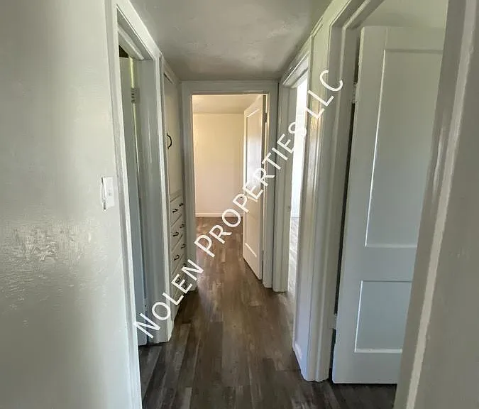 103 E Marshall Dr — Photo 7