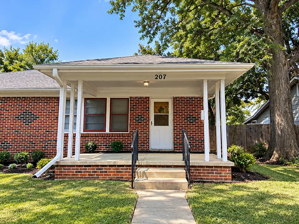 207 S Custer Ave
