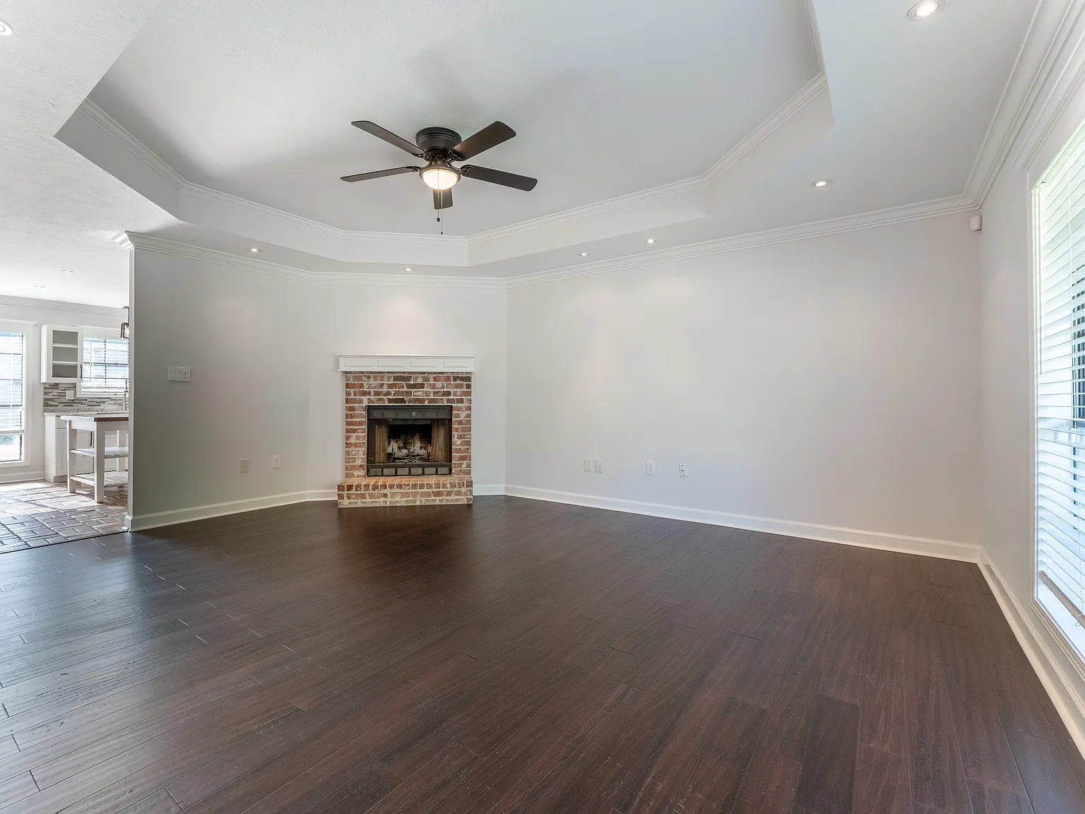 3 bed, 1418 sqft, $1,900 — Photo 4