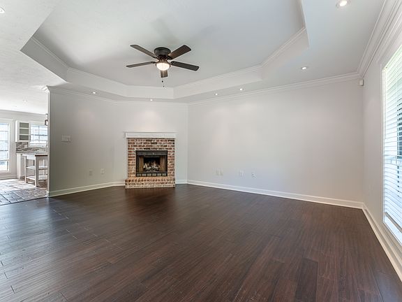 4th image of 561 Fawn Lake Dr