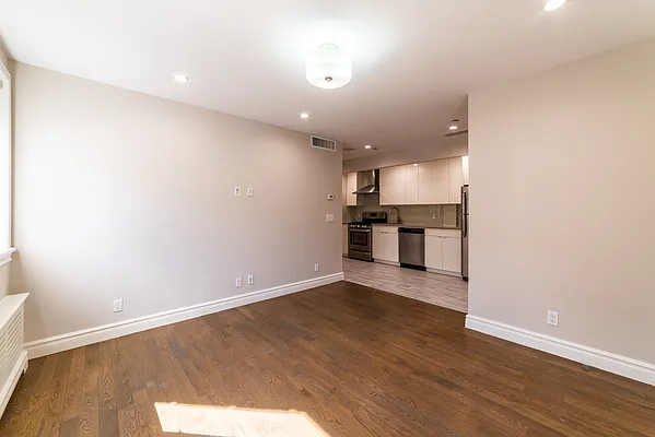 Rented by Joel Scharf, LREB | media 21