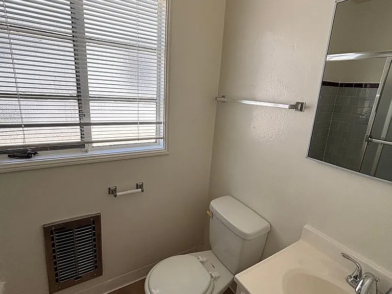 1227 N Crescent Heights Blvd — Photo 6