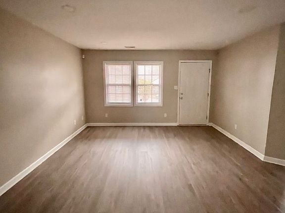 4th image of 919 Arlington Ave