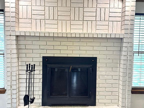 4th image of 709 Rosewood Dr