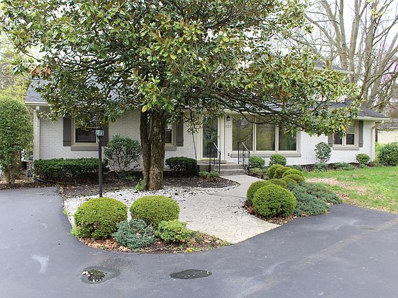 2nd image of 1122 Highland Way