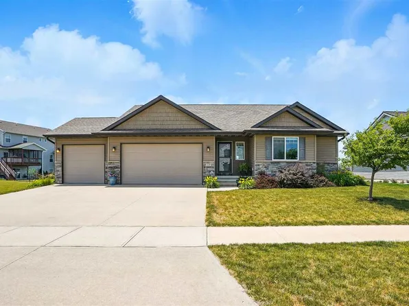 445 Anne Blvd, North Liberty, IA 52317