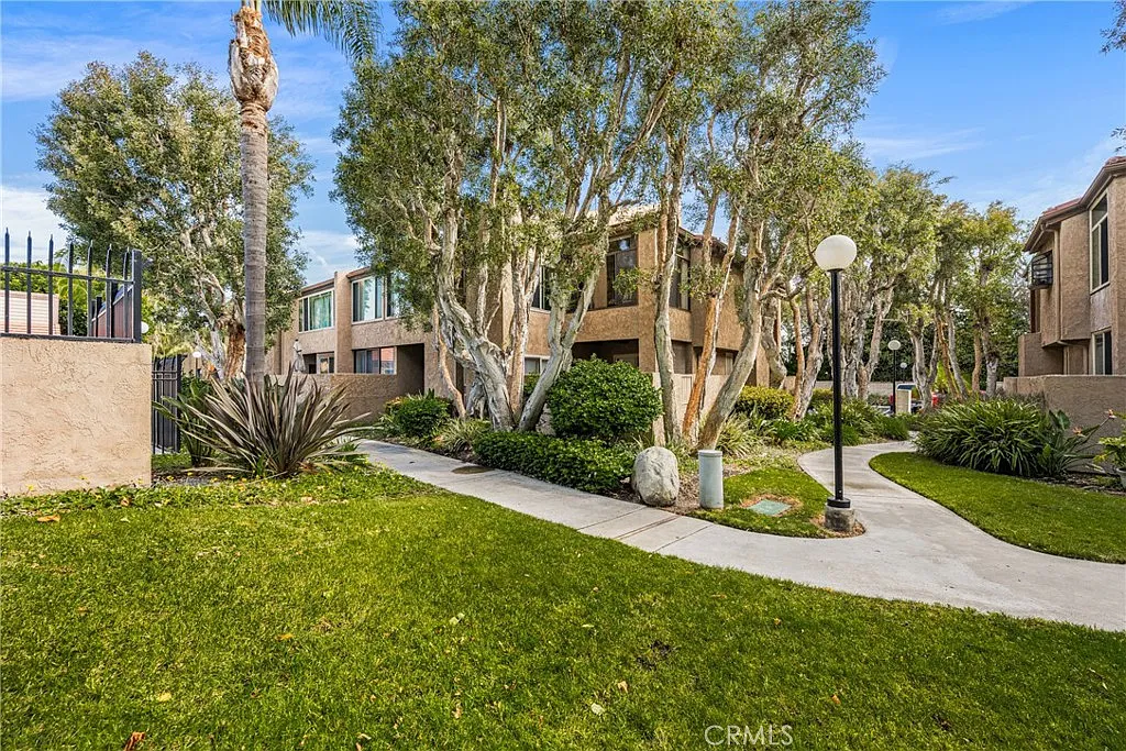 Building Photo - 16985 Bluewater Ln