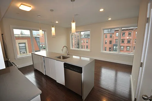 659 Massachusetts Ave #6R Photo 1