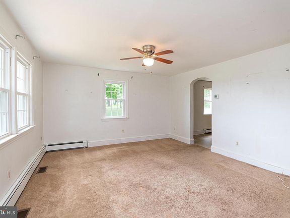 4th image of 20728 Old York Rd
