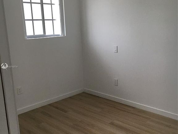 3rd image of 700 16th St APT 206