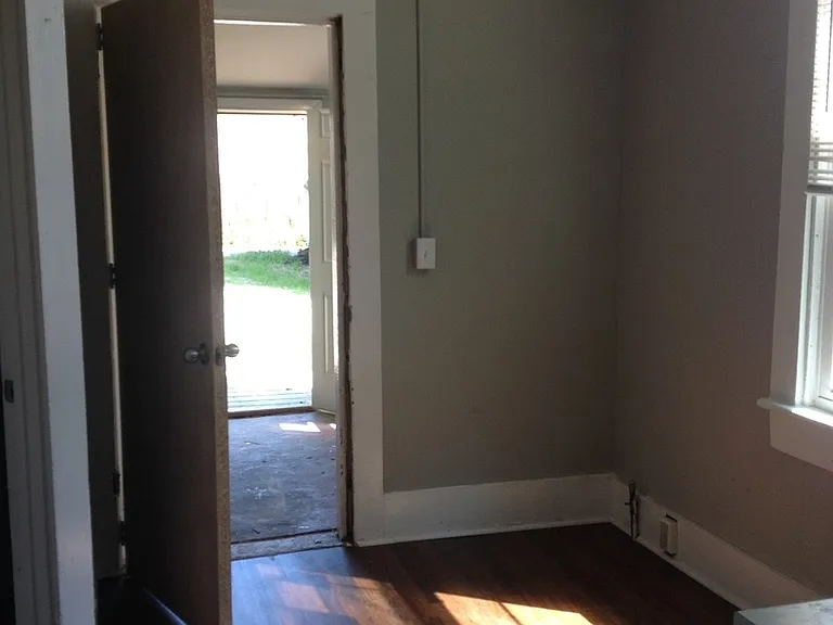 The Green Door — Photo 2
