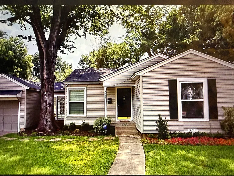 8732 Glencrest Ln — Photo 1