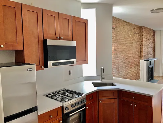 Rented by Oak Tree LLC | media 18