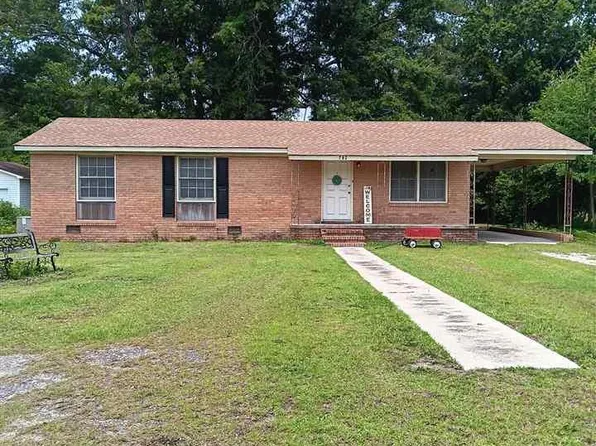 702 New Hampton Rd, Hartsville, SC 29550