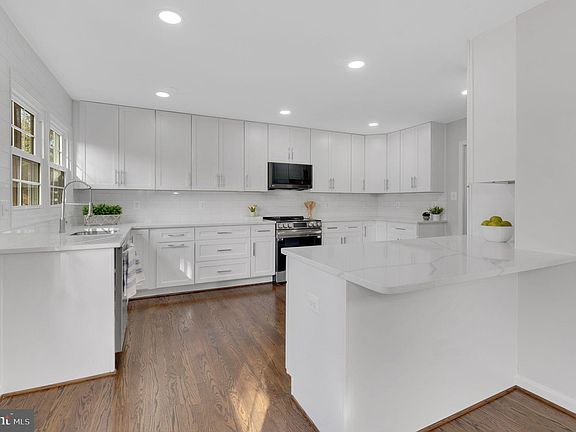 2nd image of 10507 Providence Way