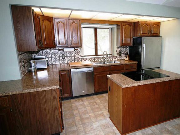 5th image of 7117 Oak Brook St SE
