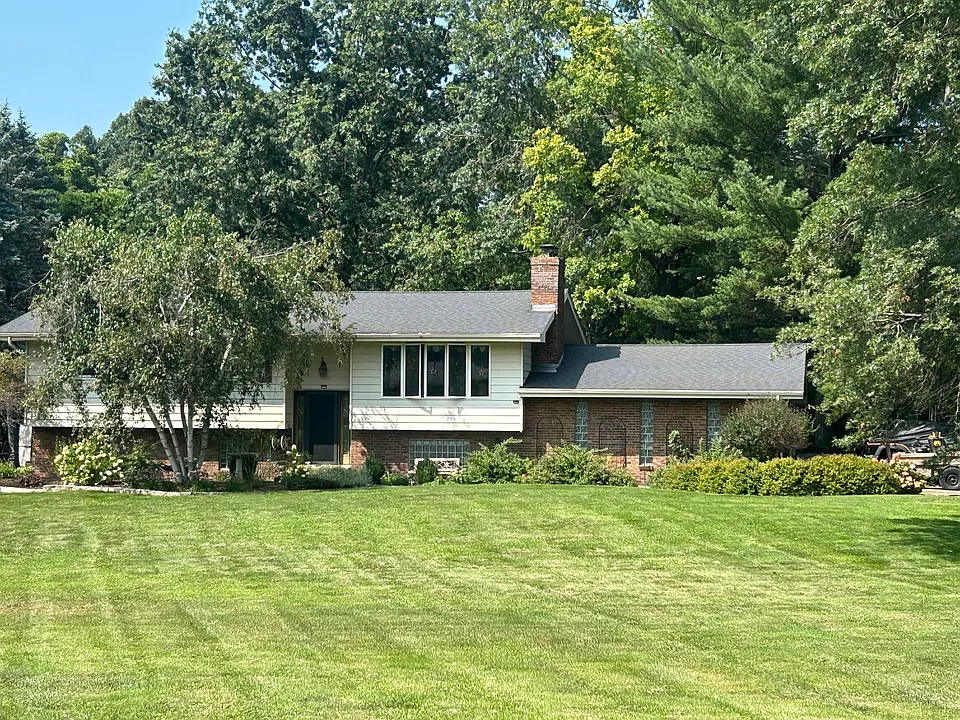 222 N Mineral Springs Rd