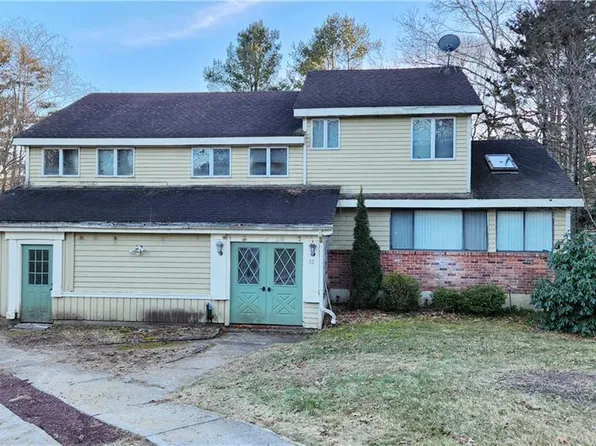 12 Falls Circle, Colchester, CT 06415