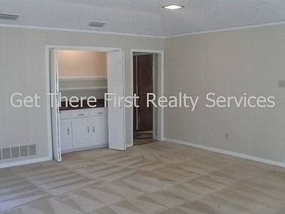 4th image of 10616 Pagewood Dr