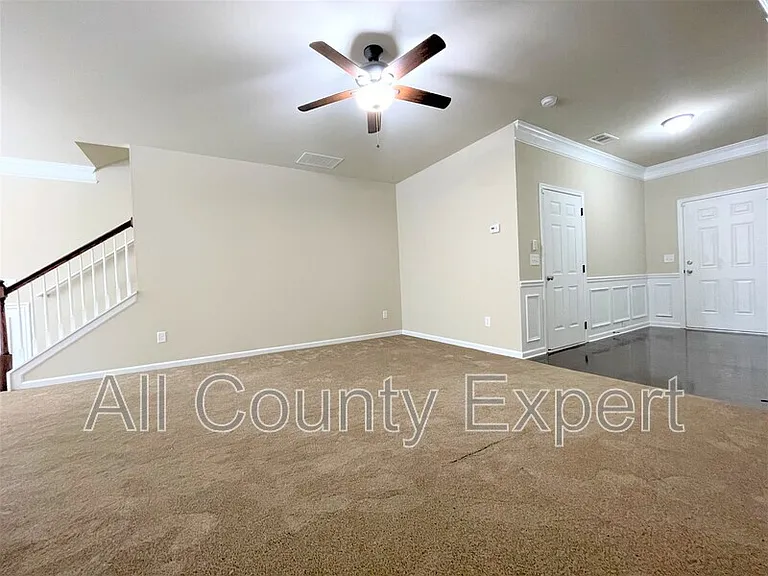 599 Oakside Pl — Photo 10