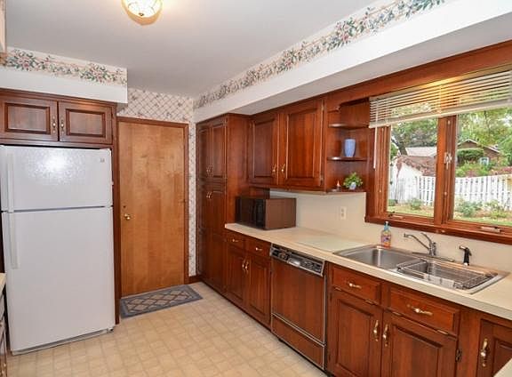 3rd image of 1606 N Bay Dr