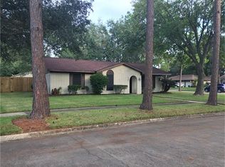 733 Milton St, Angleton, TX 77515