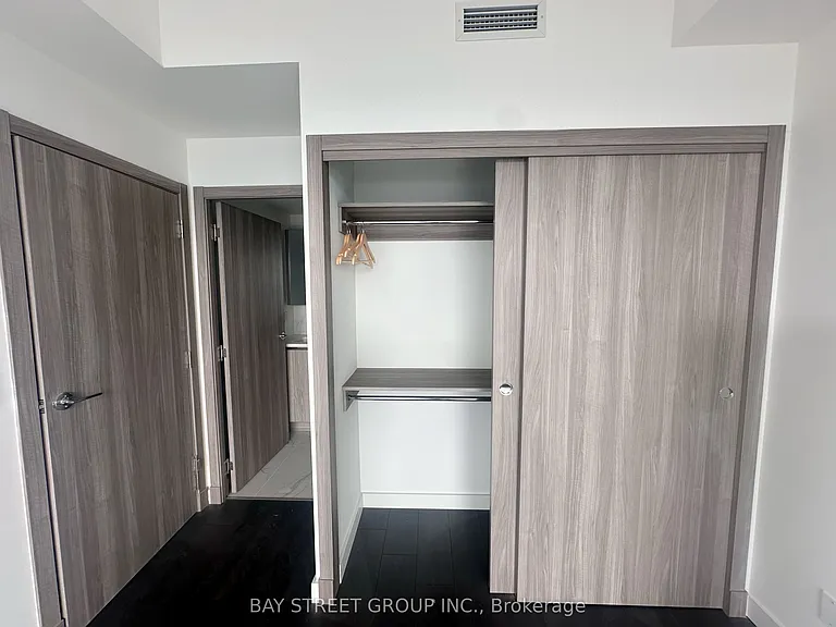 27 McMahon Dr #3206 — Photo 7