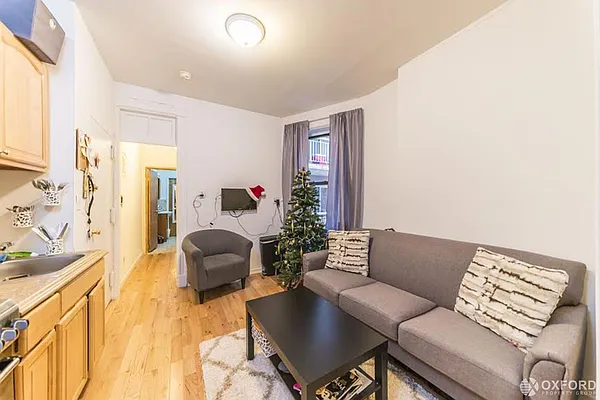 Rented by Oxford Property Group | media 35