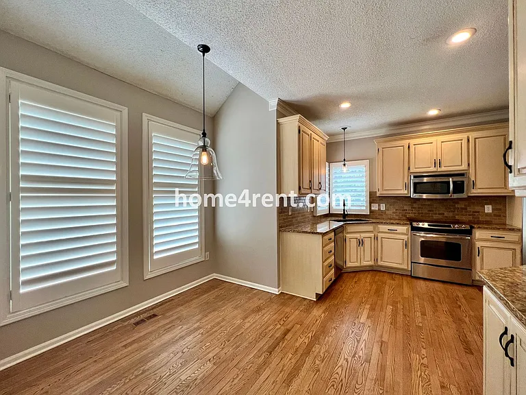14068 W 147th Pl — Photo 11