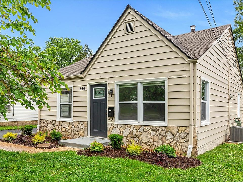 2nd image of 668 Clover Ln