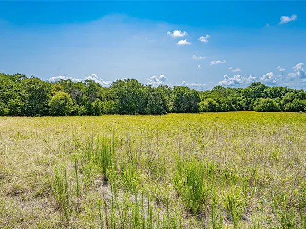 5 Briar Rd, Azle, TX 76020