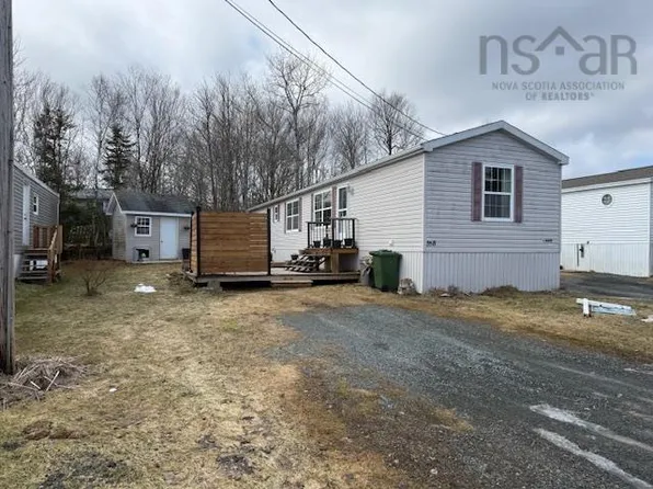 168 Hilltop Dr, Lower Sackville, NS B4C 2P5