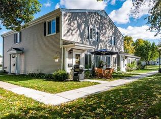1374 Cove Dr #232-C, Prospect Heights, IL 60070