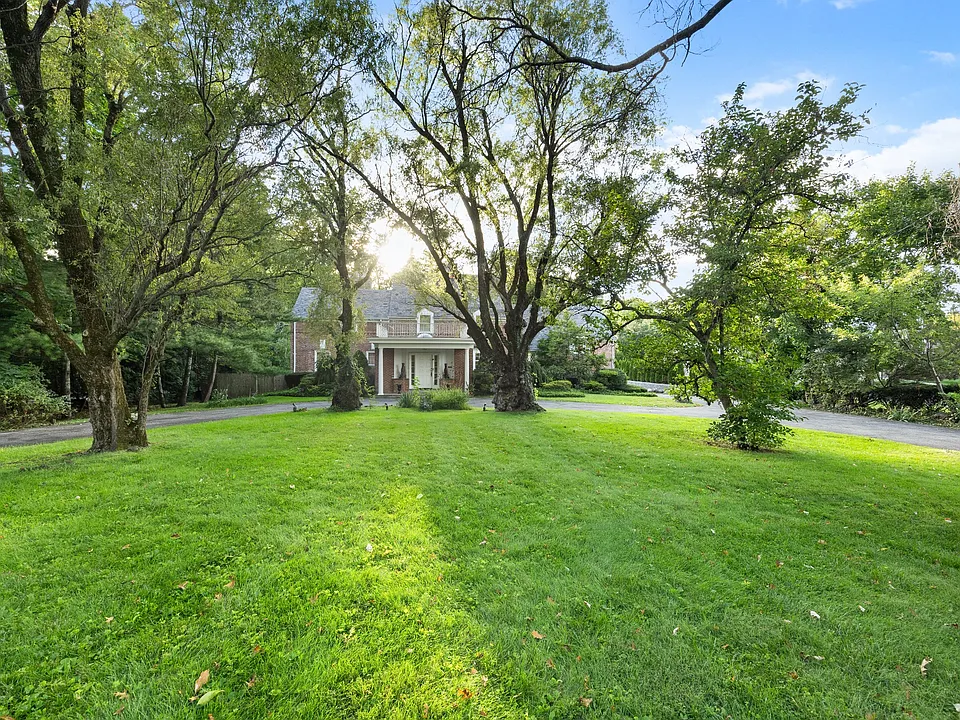 25 Morris Ln