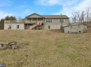 132 Strausser Rd, Hamburg, PA 19526