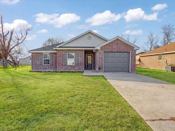 700 E 6th St, Bonham, TX 75418