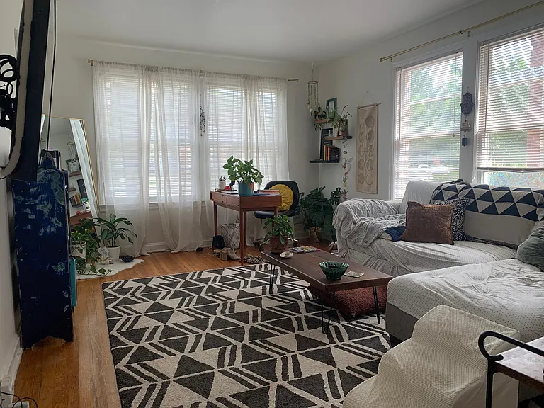 2344 Oak St #3 — Photo 5
