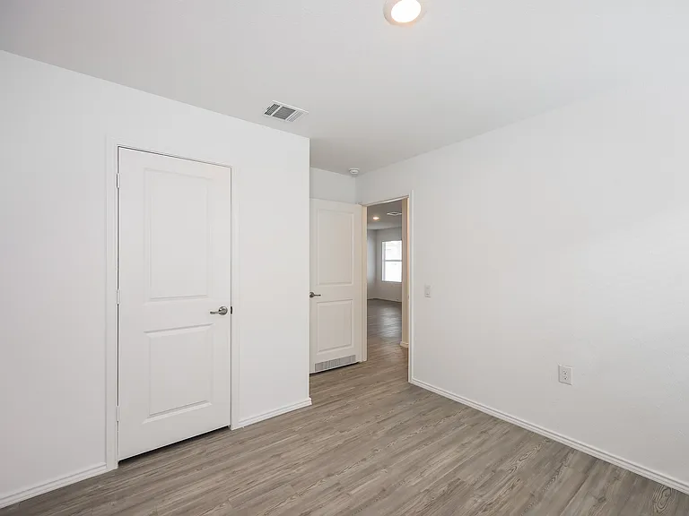 939 Cook Bnd — Photo 12