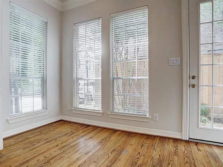 2822 Briarhurst Park — Photo 3