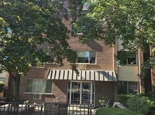 1136 Greenleaf Ave APT 203, Wilmette, IL 60091