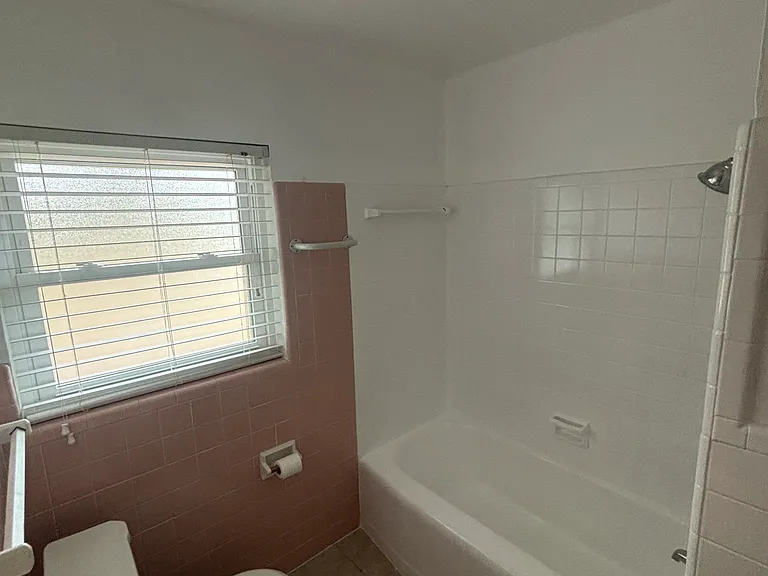 2531 Tall Palm Ave — Photo 9