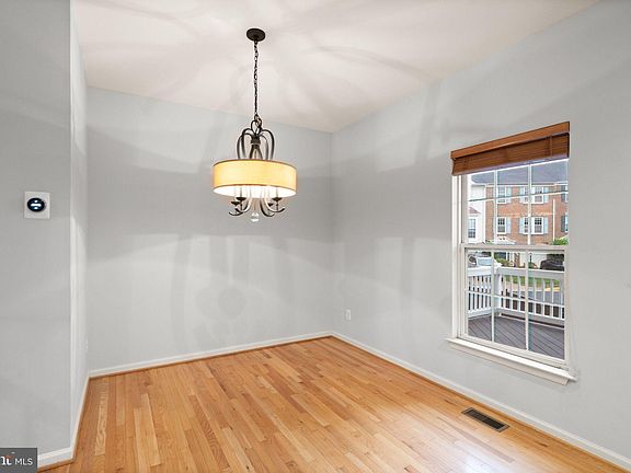 5th image of 8124 Horseshoe Cottage Cir