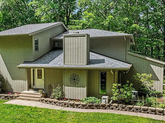 3rd image of 8656 W R Ave