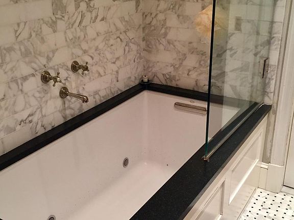 Large Koehler Air Jet tub/Glass Shower