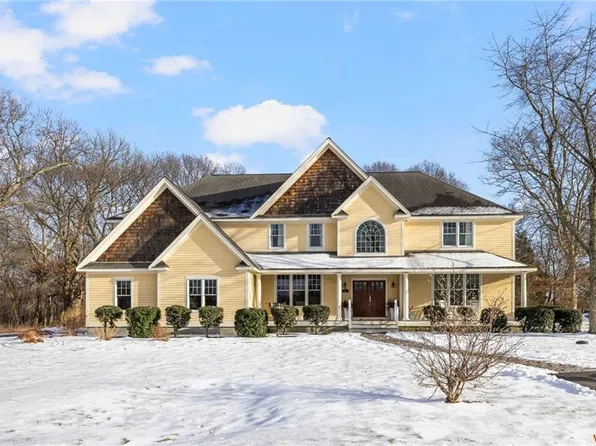 57 Little Bit Ln, North Kingstown, RI 02852