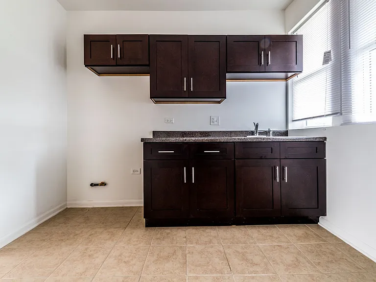 7406 s Perry Ave — Photo 14